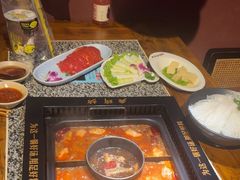 -老牌坊云南鱼豆花火锅(哈西万达店)
