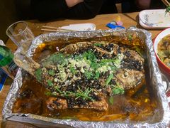 锡纸鲫鱼-小俩口烧烤东北菜(双井店)