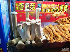 -六合夜市