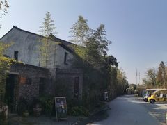 -田园东方蜜桃村的田野营地