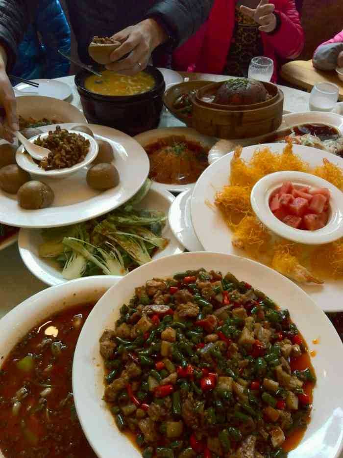 巴国金豪大饭店-"现在改名叫喜多多大饭店,就在109公交车.