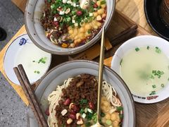 -呼啦面馆·头牌豌杂面(爱琴海店)