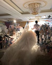 -艾米丽婚纱礼服