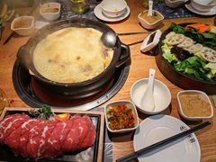 -一朵菌·野生菌探索家火锅(南亚店)