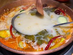 -洱火云南酸菜牛肉火锅(石景山当代商城店)