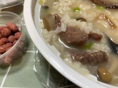 牛肉菌菇粥-潮粥荟·潮汕砂锅粥(朝阳大悦城店)