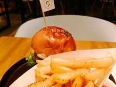 -龙治汉堡(中华城店)
