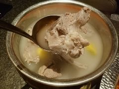 宁夏盐池滩羊手抓肉-丝路金桃·新疆菜(徐汇店)