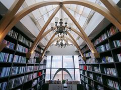 -钟书阁(松江泰晤士小镇店)