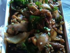 特色酱爆牛蛙-虾弄弄海派小龙虾·牛羊蝎子火锅