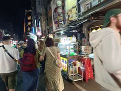-六合夜市