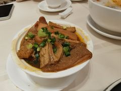 萝卜焖牛肚-广东胜利宾馆西关粤中餐厅