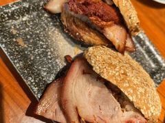-老天桥酱肉烧饼夹肘子(天桥店)