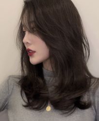 -罗亚帝造型·烫发染发