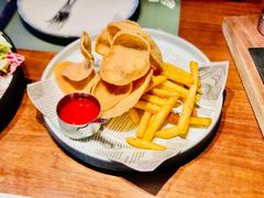 双拼小吃（薯条+龙虾片）-Ambra Haus琥珀屋精酿餐厅(宝山店)