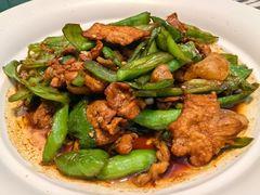-阿瓦山寨·湘菜现炒·剁椒鱼头王(咸阳总店)