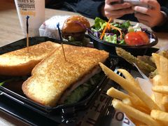 -The Habit Burger Grill 哈比特汉堡(复兴soho店)
