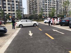 -融创茂-停车场