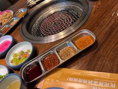 -明洞阿姨·韩式酱蟹烤肉·创意料理(三元桥店)