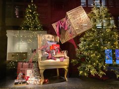 -The Diamond Jubilee Tea Salon at Fortnum & Mason