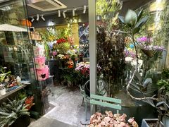 -瑞虹新天地月亮湾