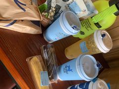 -瑞幸咖啡(凯德埃德蒙顿路店)