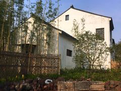 -田园东方蜜桃村的田野营地