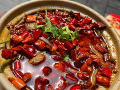 -有红鸡毛店·砂锅菜(抚琴夜市店)