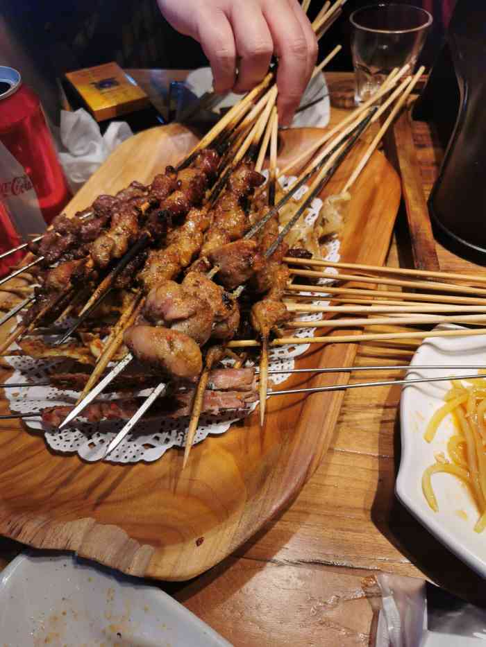 老胖串店(奥体西路店)-"[薄荷]环境:不同于老济南烧烤喧杂吵闹.