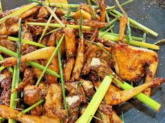 香茅炒鸽锅-一煲鸽
