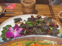 -亮欢寨酸汤鱼(沙冲路店)