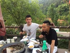 -楠柏弯休闲山庄(梨花溪店)