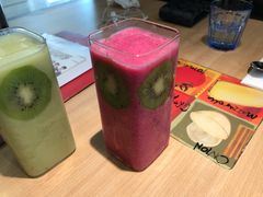 热情火龙果酸奶果昔-必胜客(WOW中心城店)