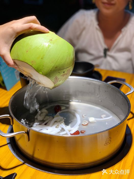 嗲嗲的椰子鸡(三亚湾店)果地椰子鸡汤图片