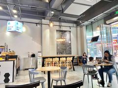 大堂-HELLO 27 意面·沙拉·帕尼尼