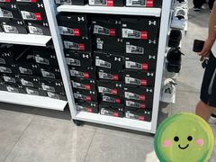 -UNDER ARMOUR(八达岭奥莱店)