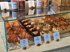 -VERIE BAKEHOUSE