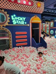 -LuckyStar幸运星家庭娱乐中心(东莞国贸店)
