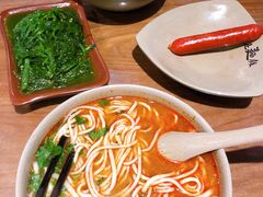 -亮亮面馆(经六路店)