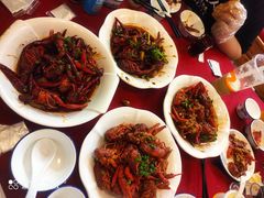 -呷呷好龙虾·湖南常德钵子菜·湘菜(公明天虹总店)