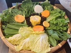 -尚尚仙·酸汤猪手·猪肚鸡火锅(华联万柳购物中心店)