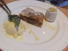 -LENBACH兰巴赫西餐啤酒坊(大连东港店)