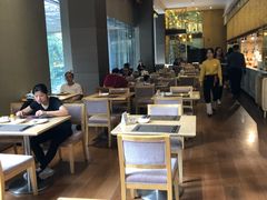 大堂-威珀斯酒店·珀萃美食餐厅 | 海鲜刺身·现烤生蚝·特色烤肉