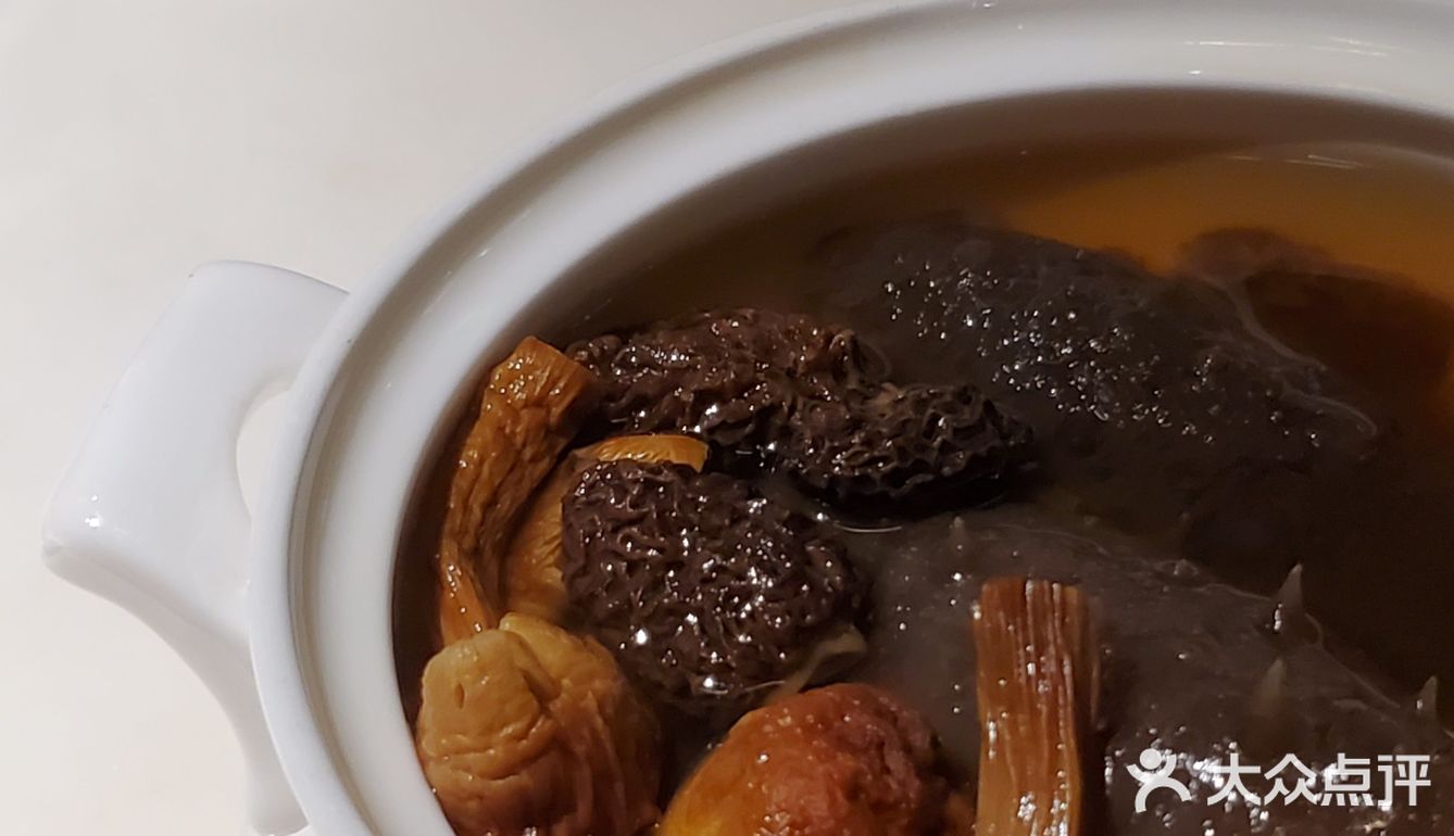 这家店吃起来也没看起来那么贵嘛~好吃！大力推荐！