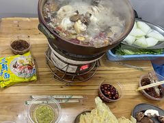-威邵鸡煲(西华路总店)