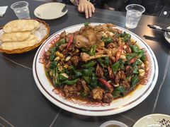 -郑小二山东特色炒鸡店(红小巷店)