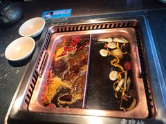 -老牌坊云南鱼豆花火锅(哈西万达店)
