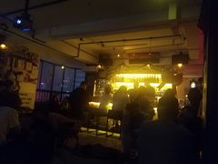 -Mx.cocktail bar