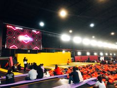 -嘿哟动霸CHUA·新潮玩运动娱乐中心·蹦床滑冰团建乐园