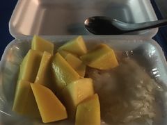 -芒果糯米饭摊子